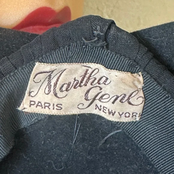 SENSATIONAL 1930's GRAY MINK + BLACK FABRIC HAT WITH BACK STRAP